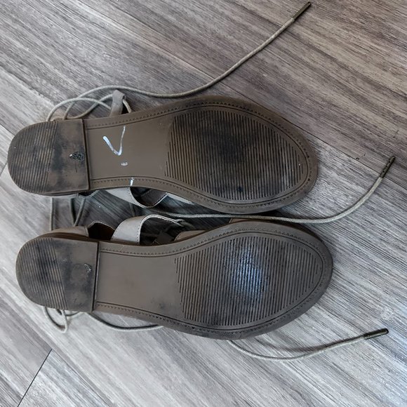 Steve Madden Sanndee Taupe Nubuck Leather Flat Gladiator Sandals - 7M - Picture 10 of 10